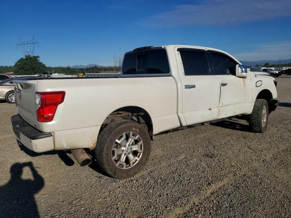 2017 Nissan Titan XD SL