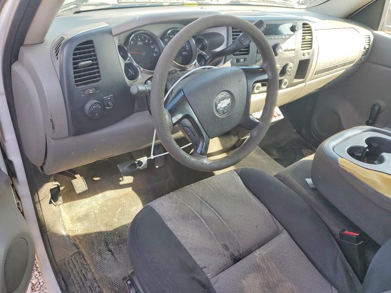 2007 Chev Rolet Silverado Flatbed Truck