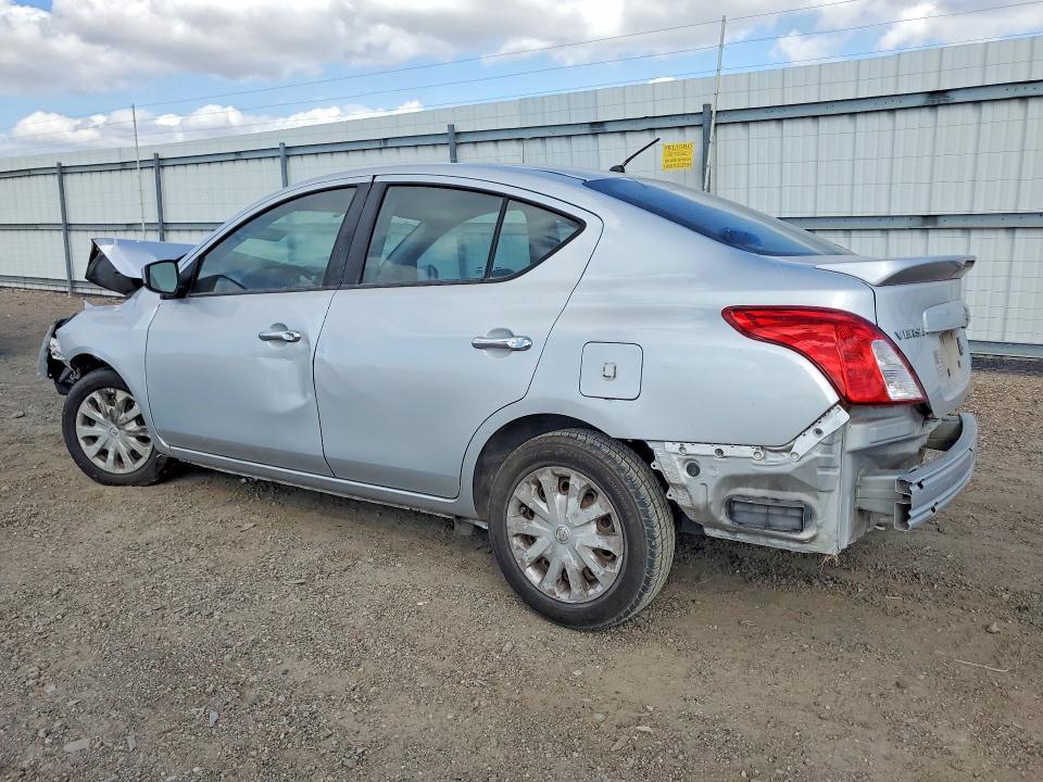 2015 Nissan Versa 1.6 sv