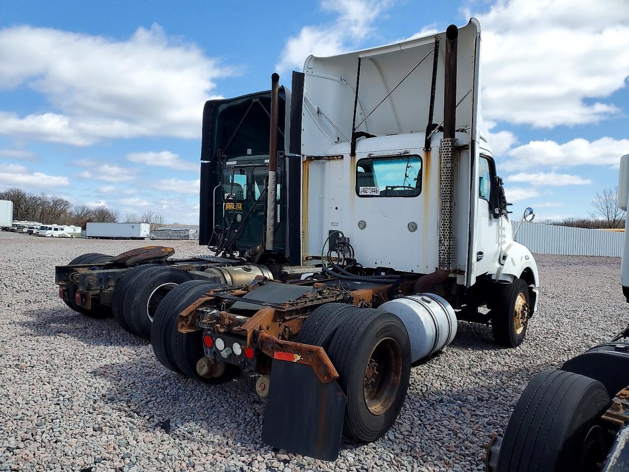 2014 Kenworth T680 Truck Cab AND Chassis