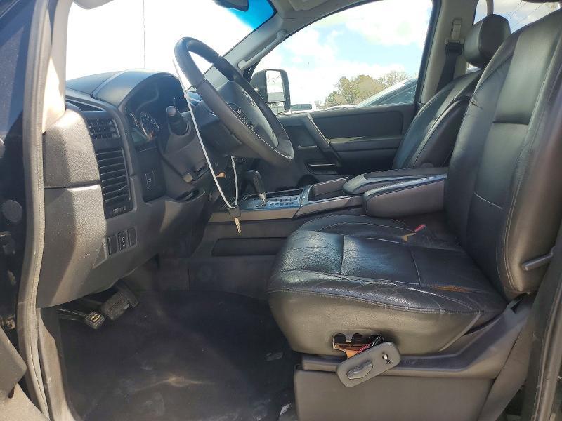 2011 Nissan Titan SV