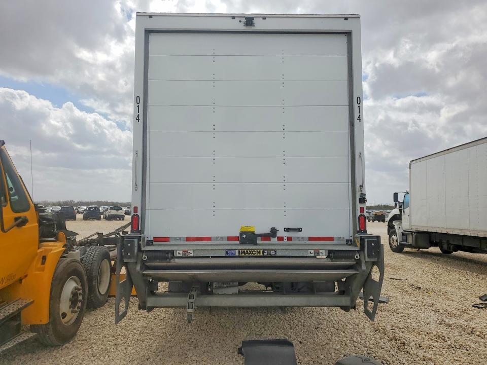 2023 Freightliner Business Class M2 BOX Truck