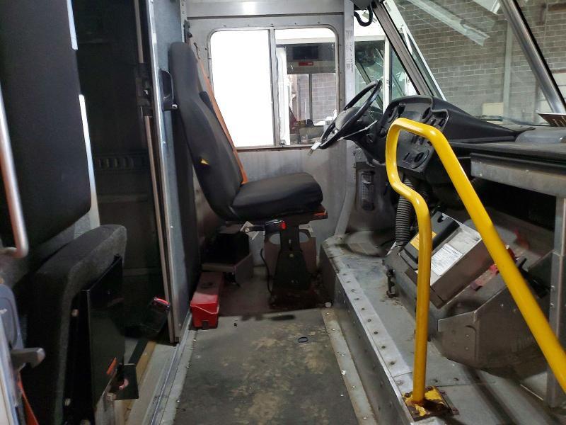 2017 Ford F59 Delivery Truck