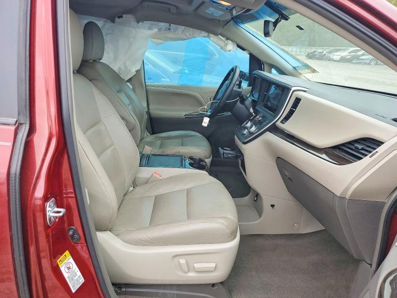 2015 Toyota Sienna xle 8-passenger