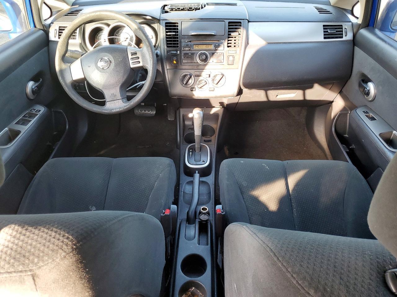 2011 Nissan Versa 1.8 s