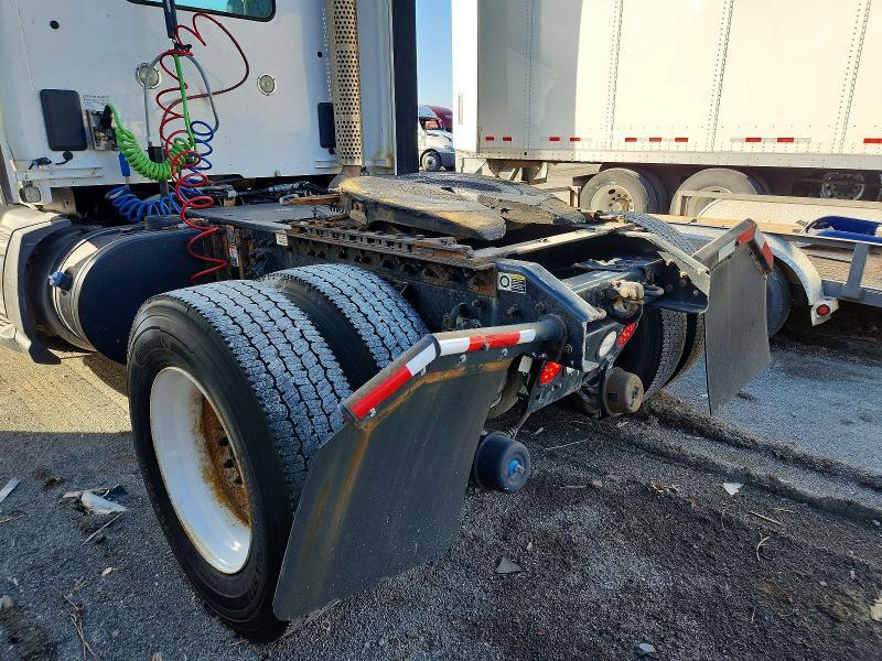 2016 Kenworth T680 Semi Truck