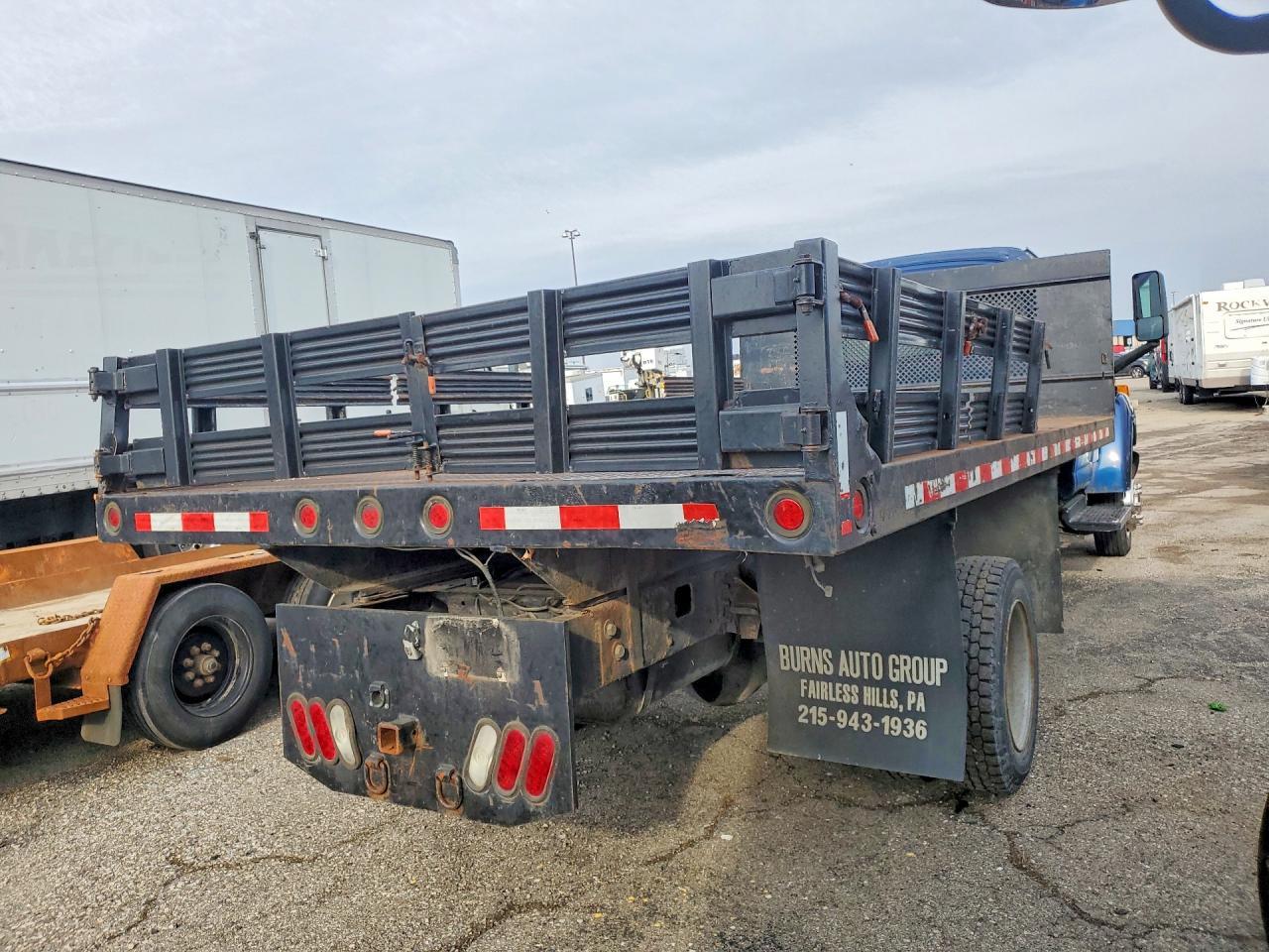 2004 GMC C5500 Flatbed Truck