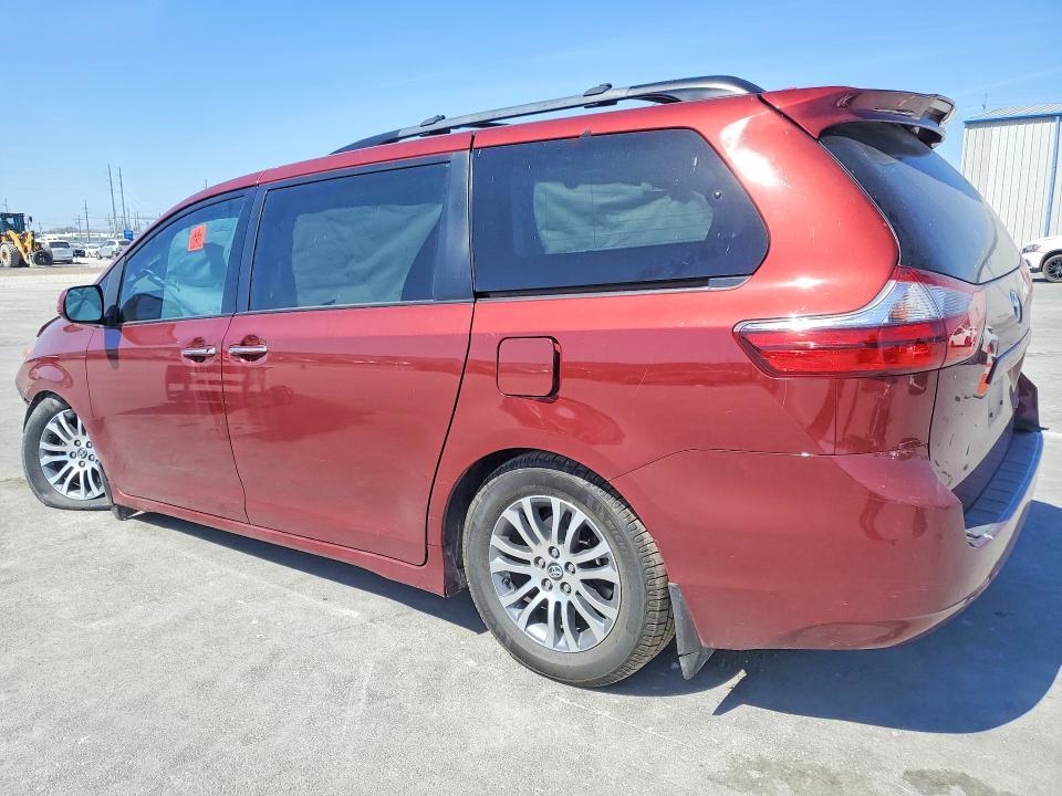 2020 Toyota Sienna xle 8-passenger
