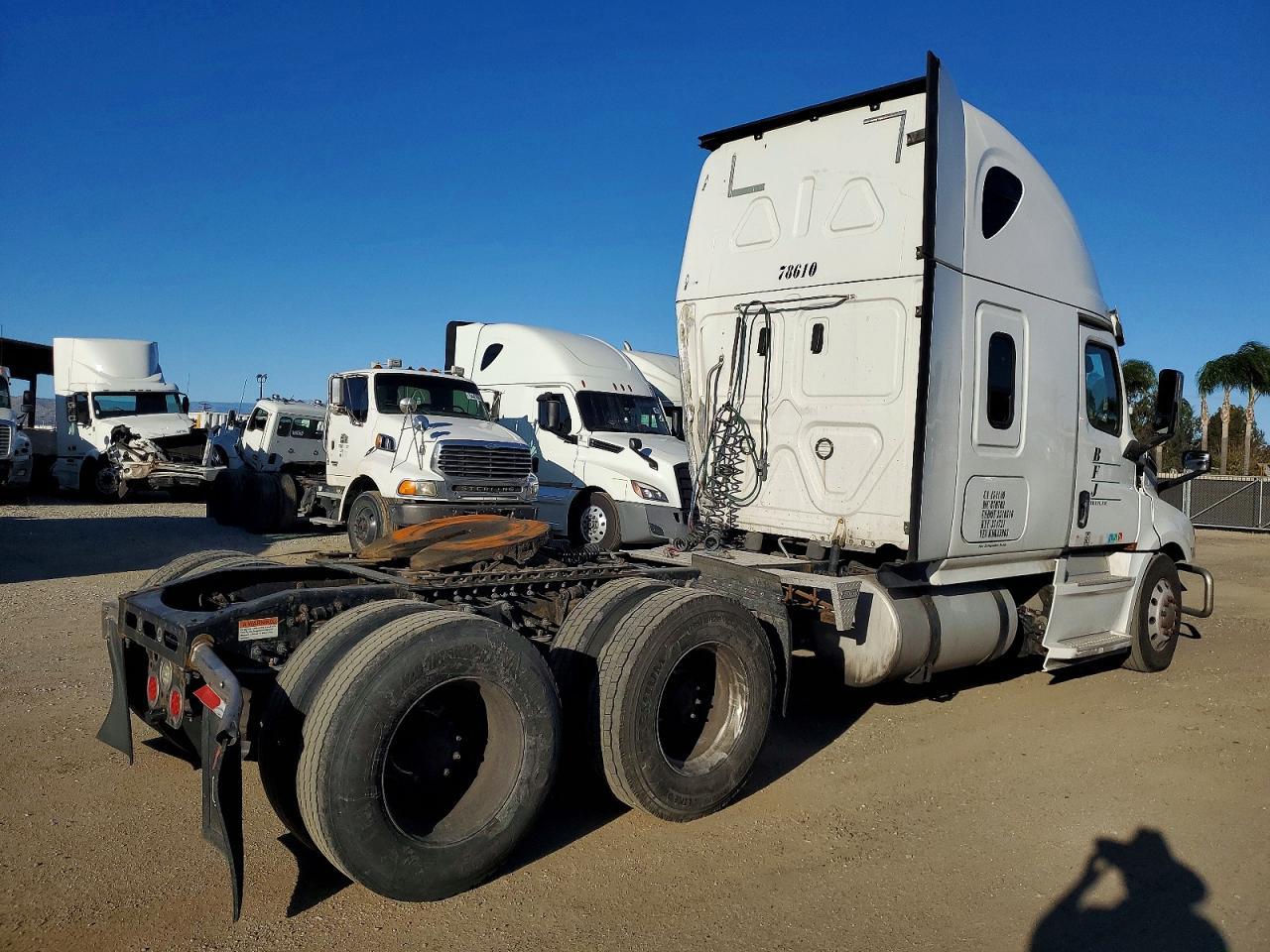2019 Freigliner Cascadia 126