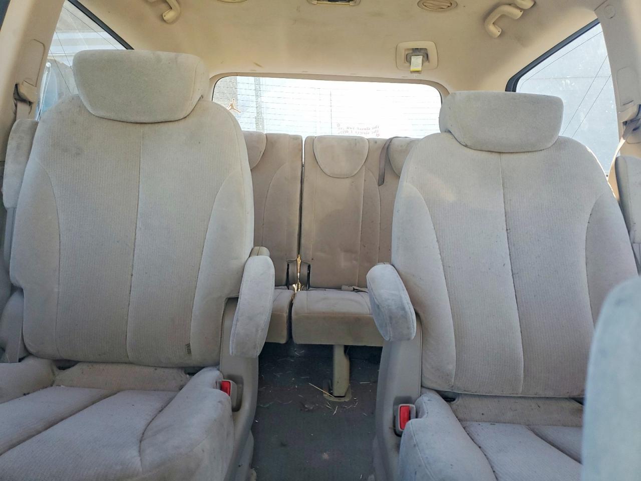 2008 KIA Sedona lx