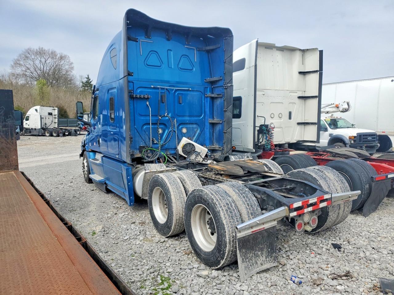 2021 Freightliner Cascadia 126