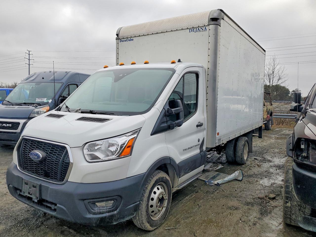 2020 Ford Transit BOX Truck