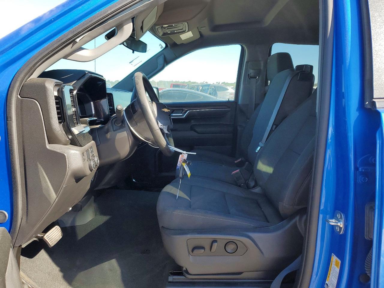 2025 Chevrolet Silverado C1500 LT