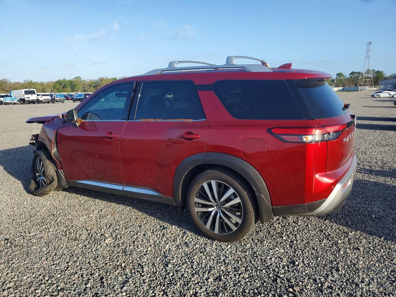 2025 Nissan Pathfinder Platinum