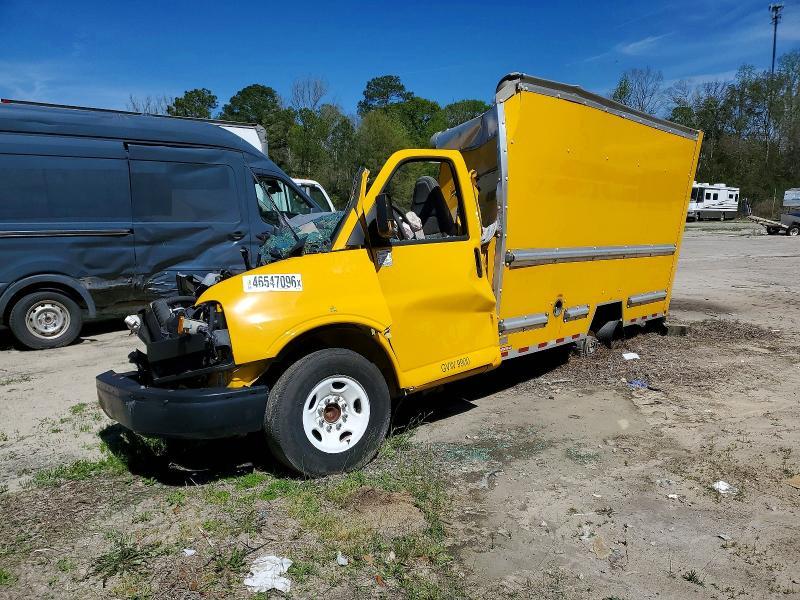 2021 GMC Savana box Truck
