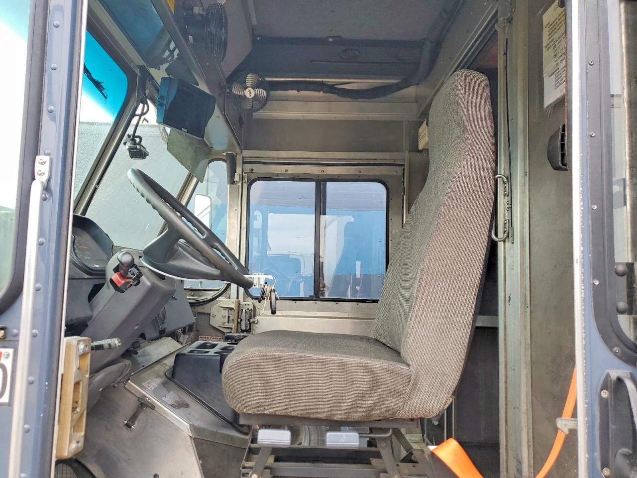 2021 Freightliner Chassis M Line WALK-IN Van