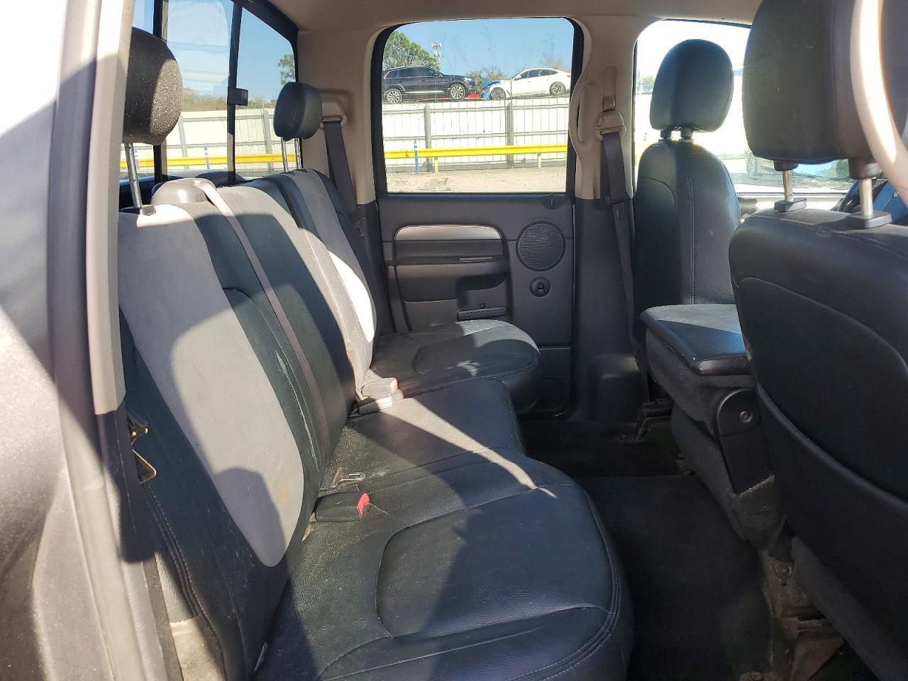 2004 Dodge RAM 1500 ST