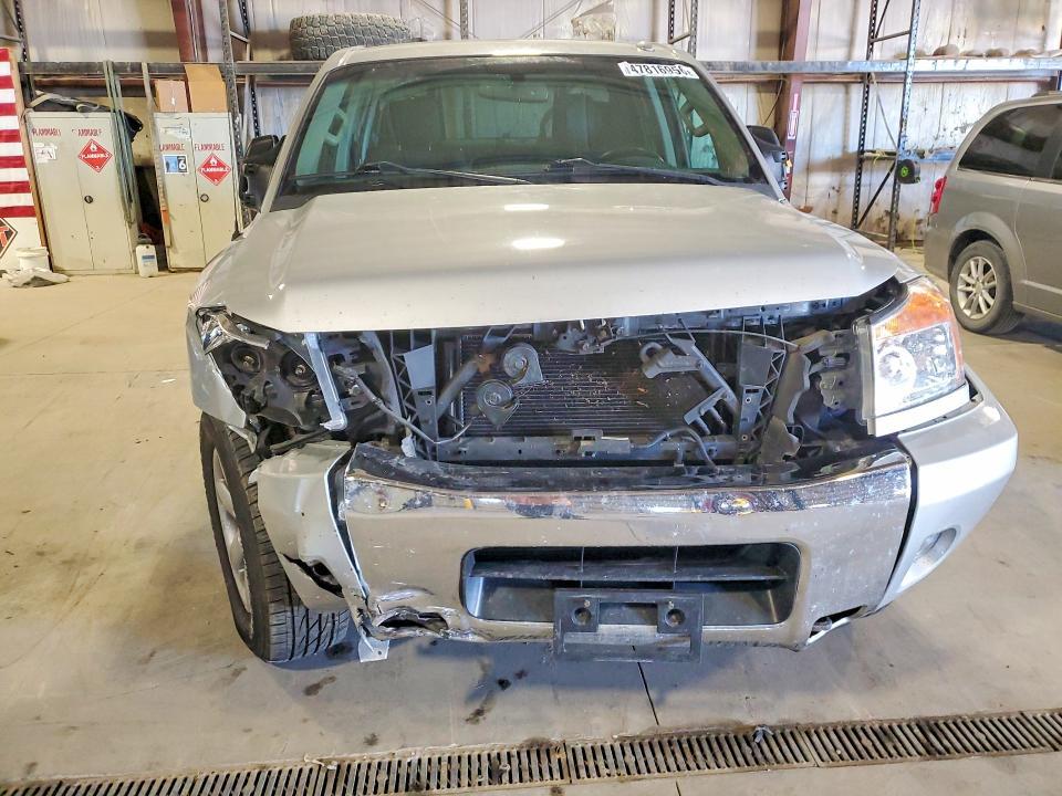 2012 Nissan Titan SV
