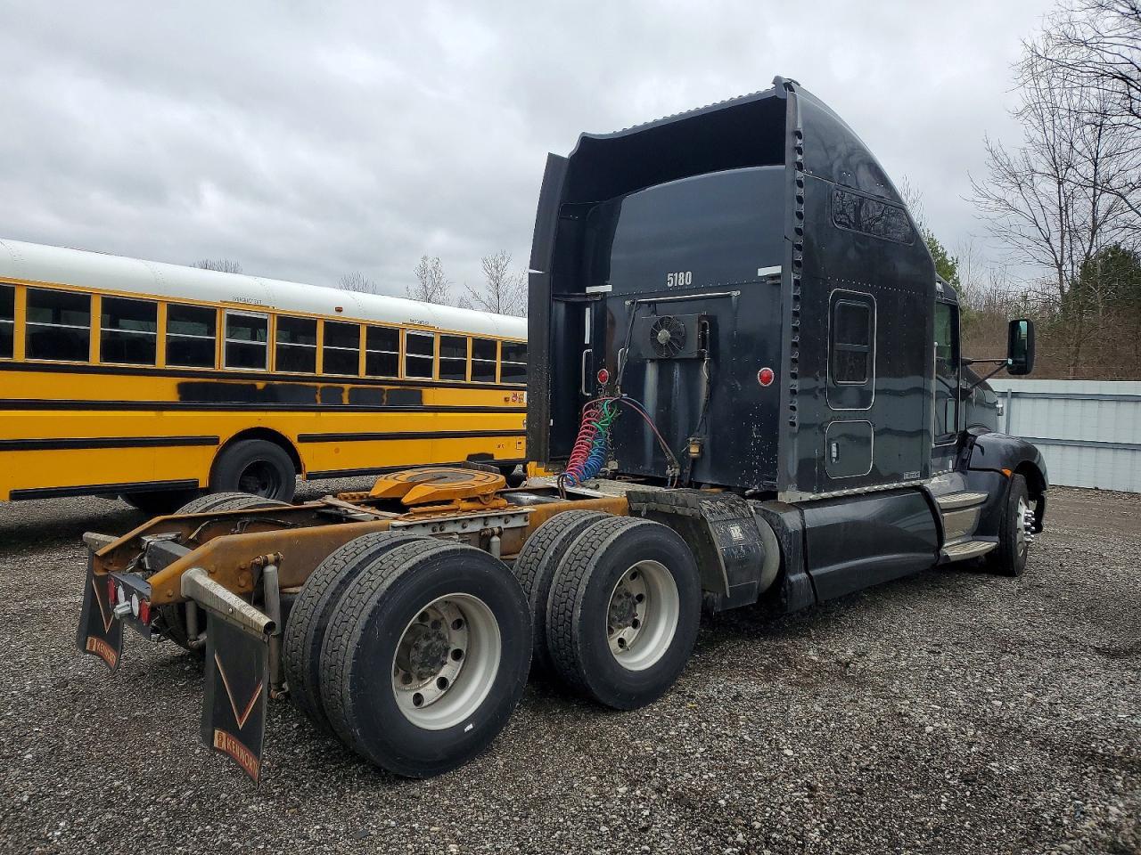 2015 Kenworth Constructi-Semi Truck