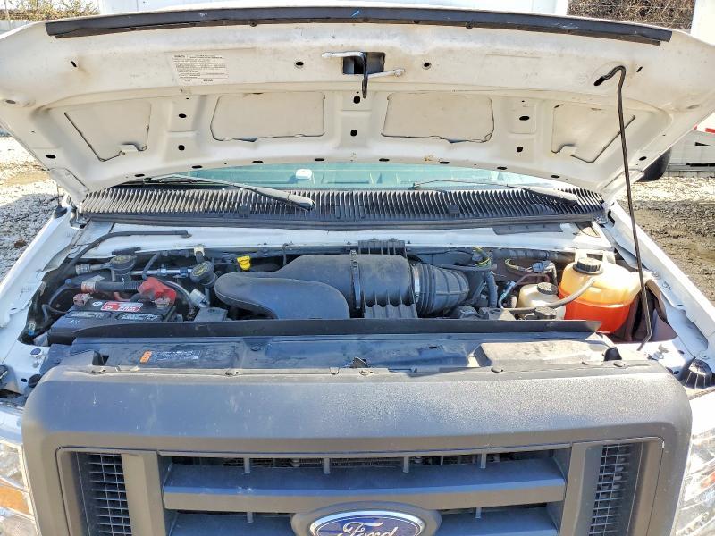 2018 Ford E350 box Truck