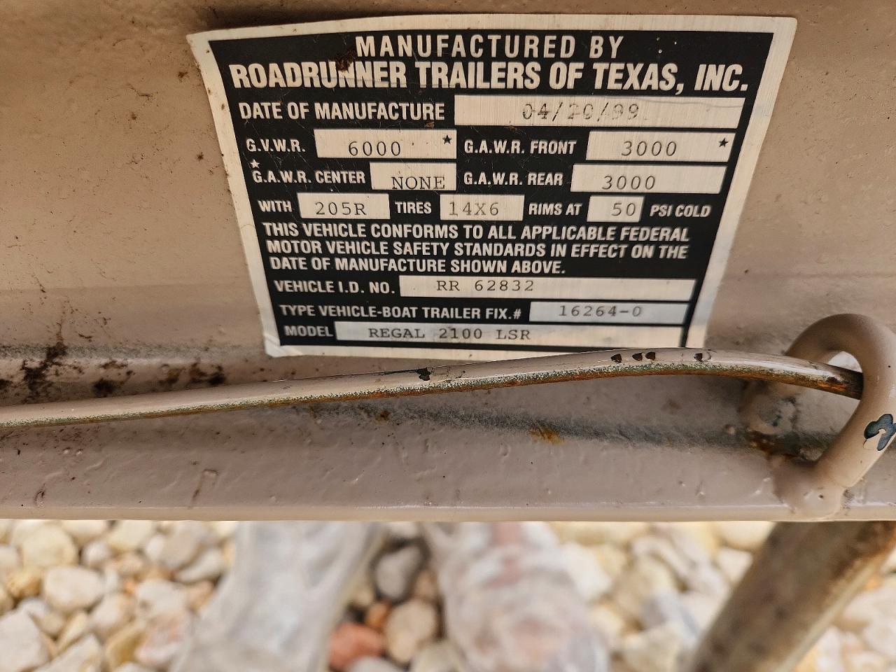 2000 Regal 2565 Boat