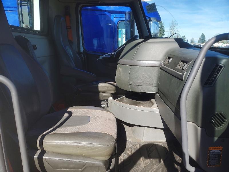 2020 Volvo VNR Semi Truck