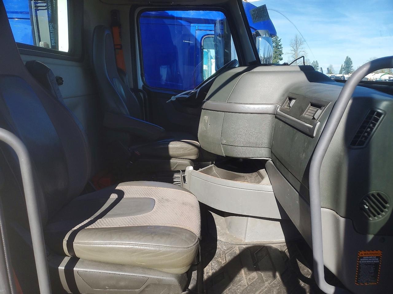 2020 Volvo VNR Semi Truck