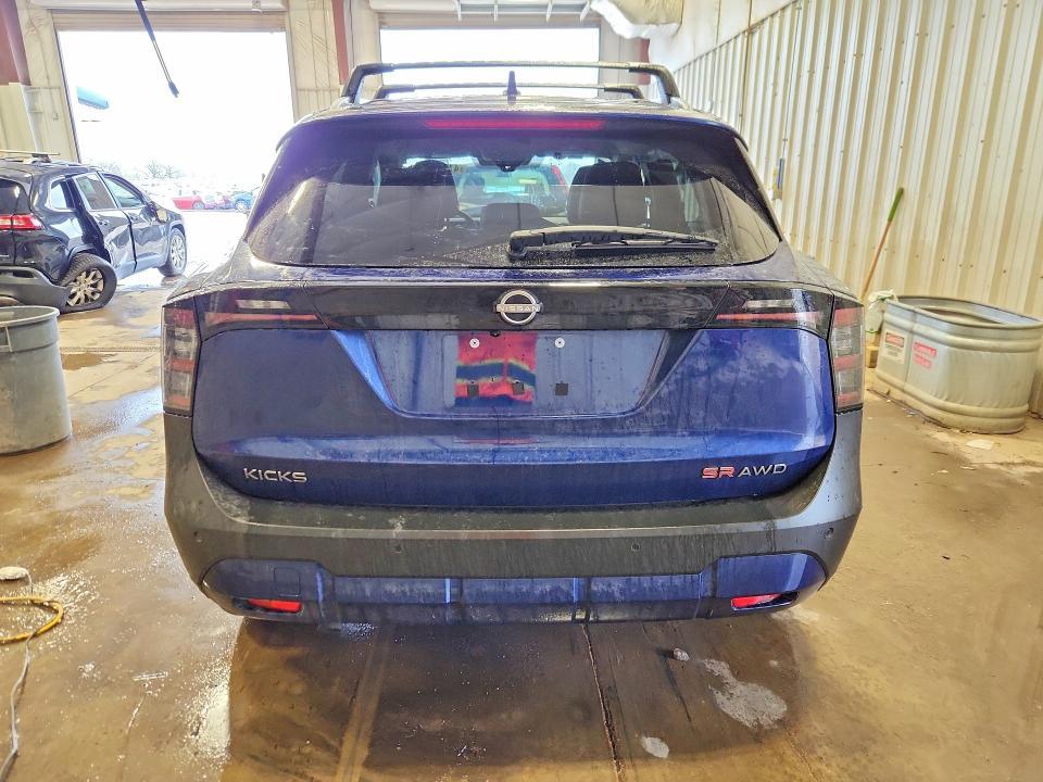 2025 Nissan Kicks sr