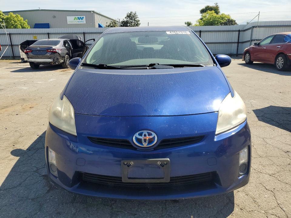 2010 Toyota Prius iii