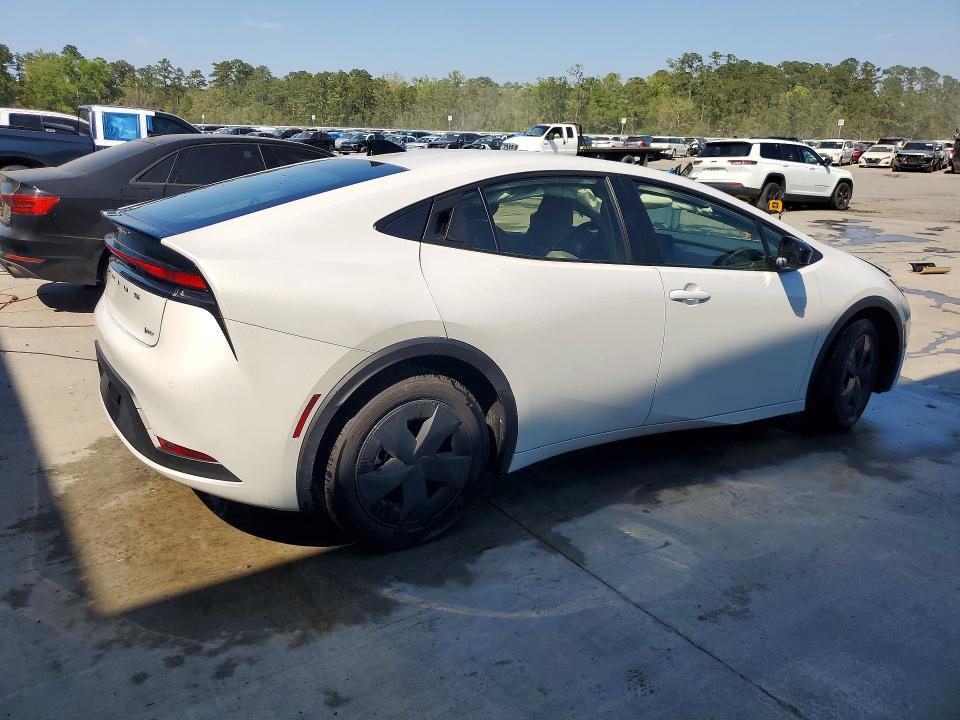 2026 Toyota Prius le