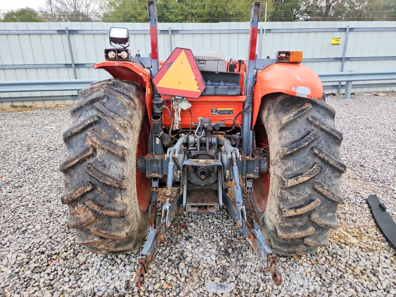 2019 Kubota M07060