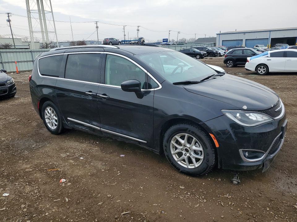 2020 Chrysler Pacifica Touring l