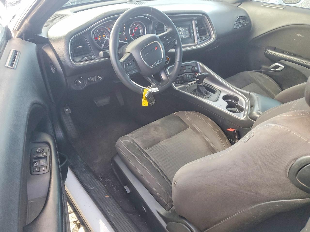 2015 Dodge Challenger sxt