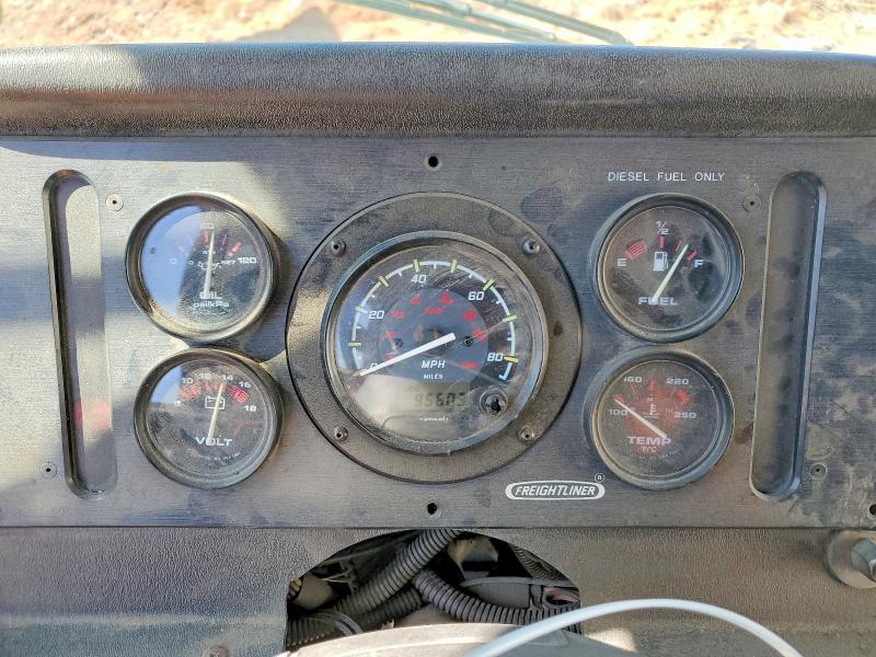 1999 Freightliner MT45 Chassis Delivery Truck