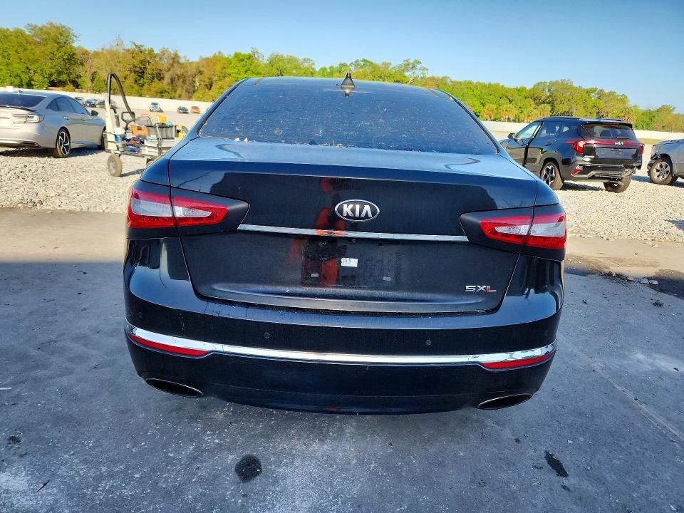 2014 KIA Cadenza Premium