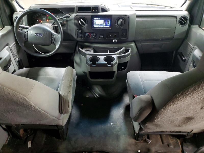 2009 Ford Econoline E350 Super Duty Wagon