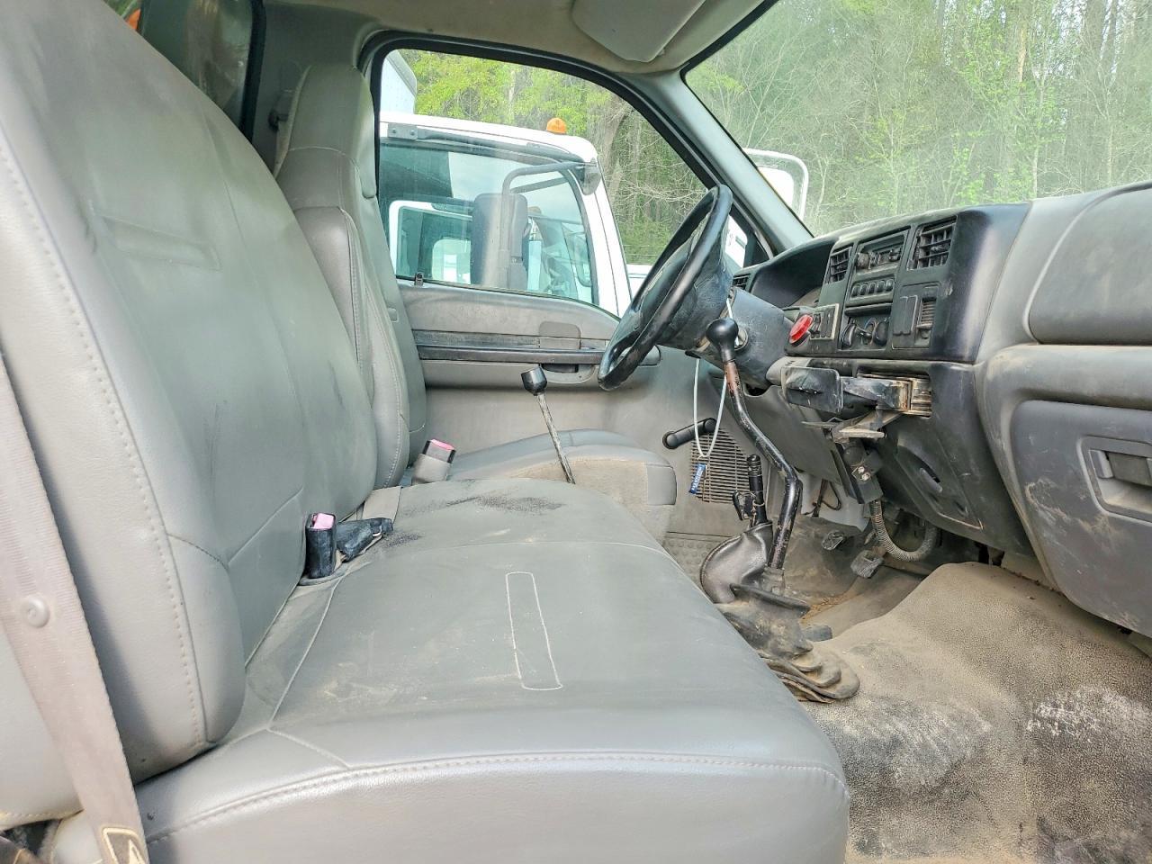 2005 Ford F750 Super Duty