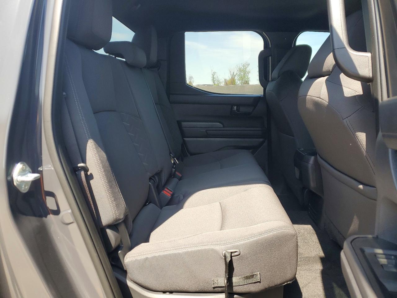 2025 Toyota Tacoma SR5 Double CA SR5