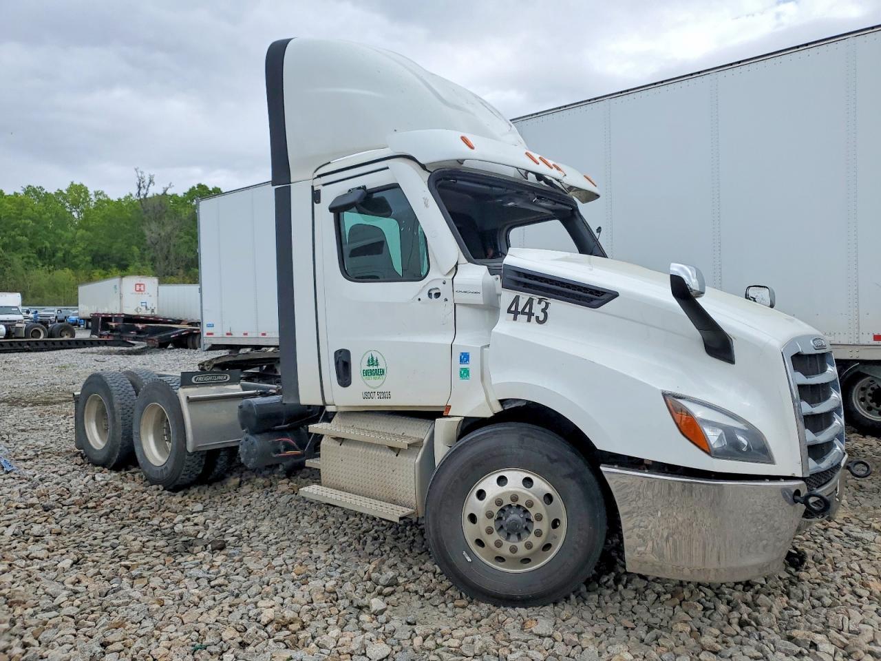 2024 Freigliner 2024 Freightliner Cascadia 126 DAY Cab Semi Truck
