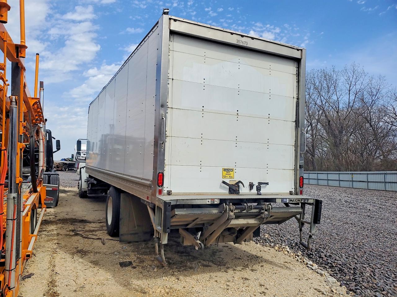 2020 Freigliner 2020 Freightliner Business Class M2 BOX Truck