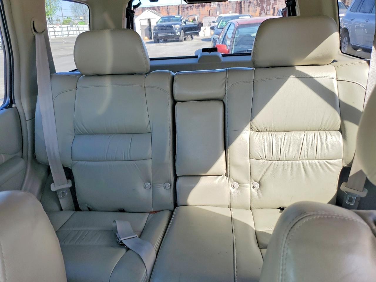2000 Infiniti QX4 Base