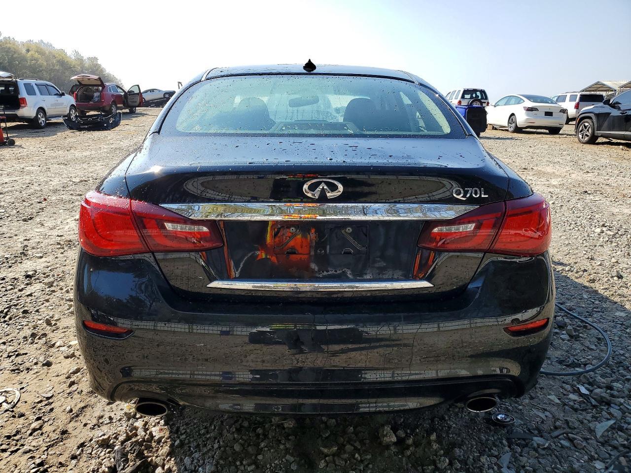 2015 Infiniti Q70 3.7