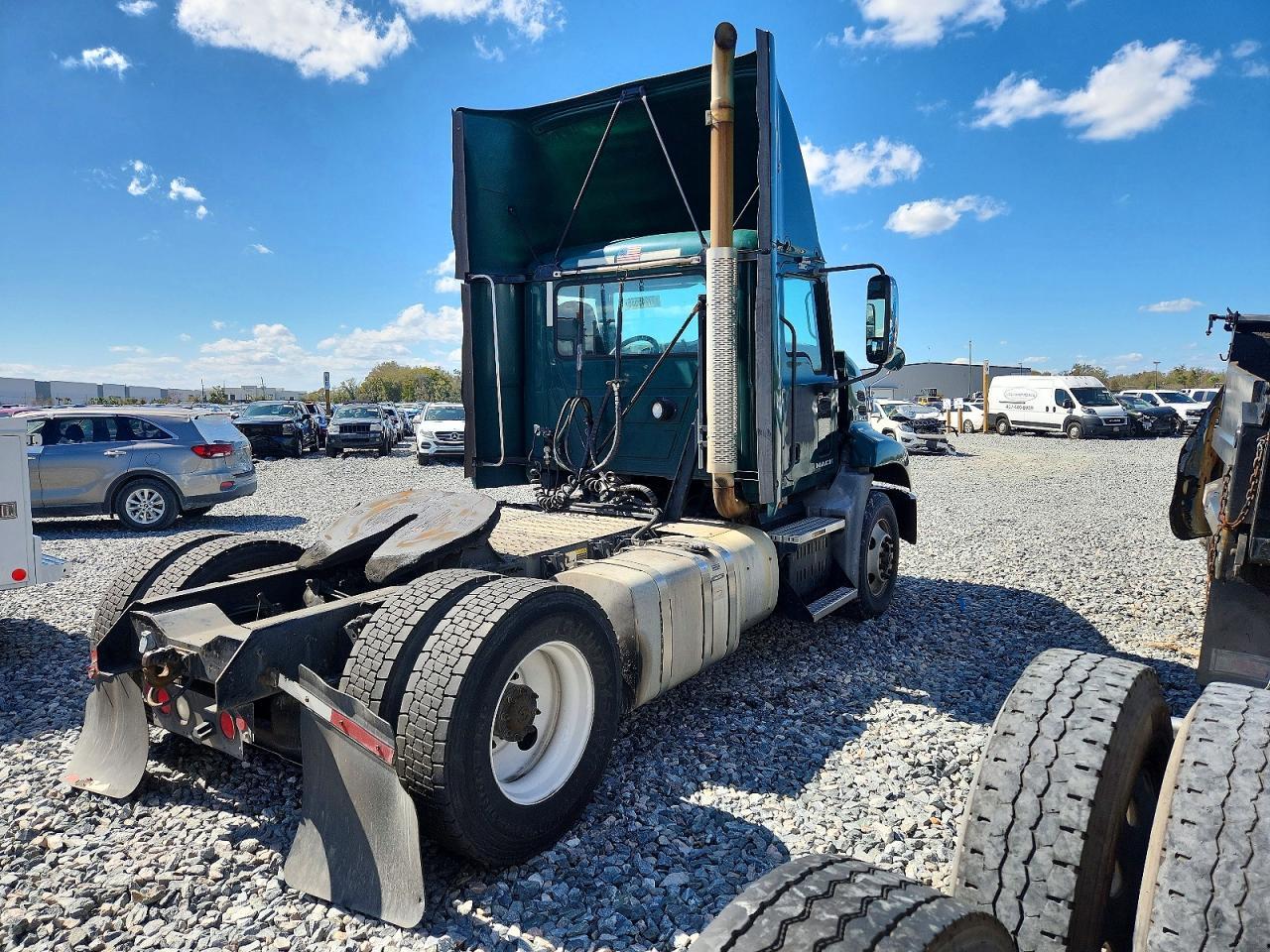 2017 Mack CXU612 Semi Truck