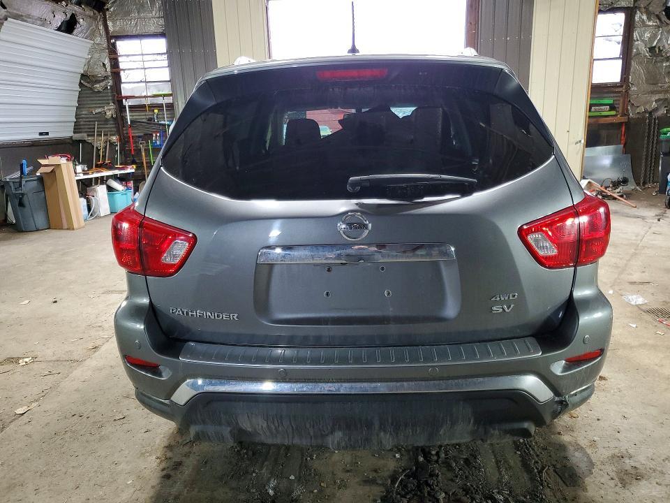 2018 Nissan Pathfinder sv