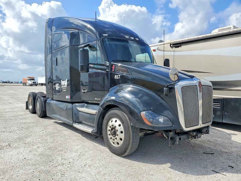 2018 Kenworth T680 Semi Truck