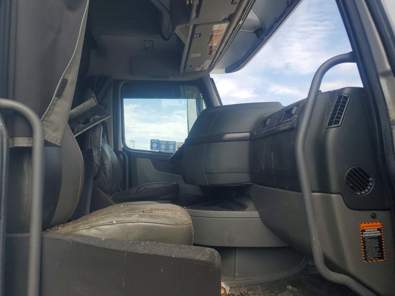 2020 Volv O VNL Semi Truck