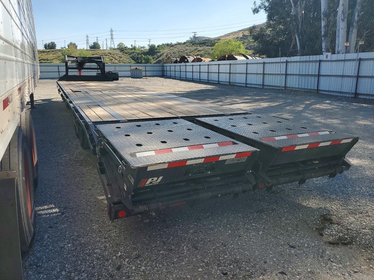 2026 PJ LS402 Equipment Trailer