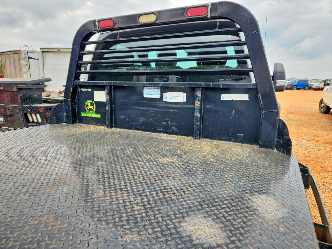 2017 Ford F550 Super Duty Flatbed Truck
