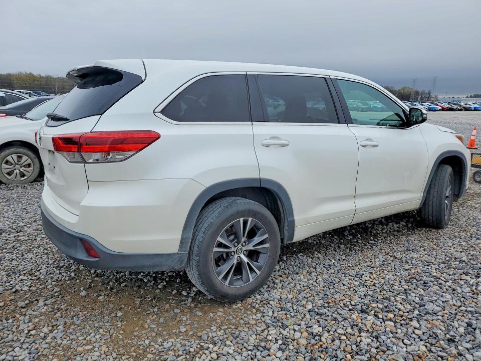 2018 Toyota Highlander le