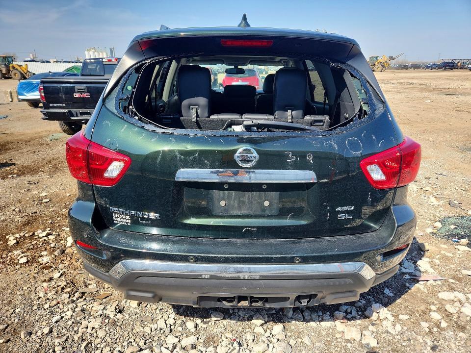 2019 Nissan Pathfinder sl